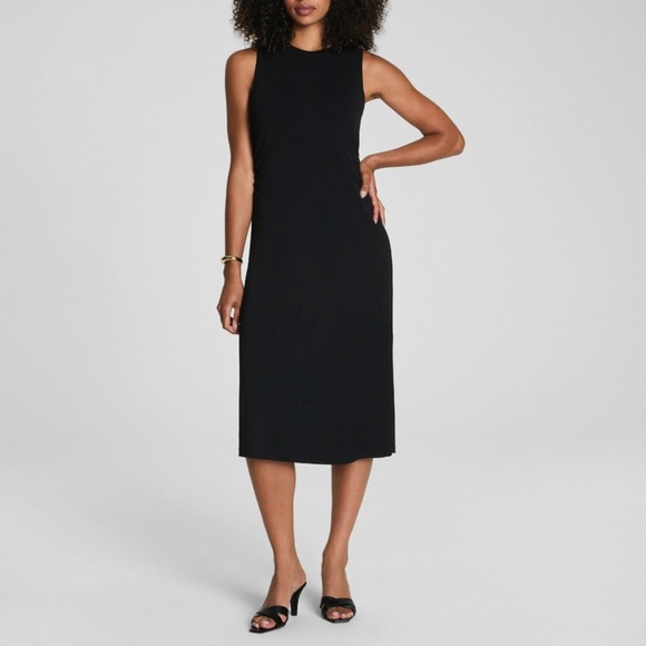 SPANX Dresses & Skirts - NWOT SPANX Sleek Jersey Crewneck Ruched Midi Dress